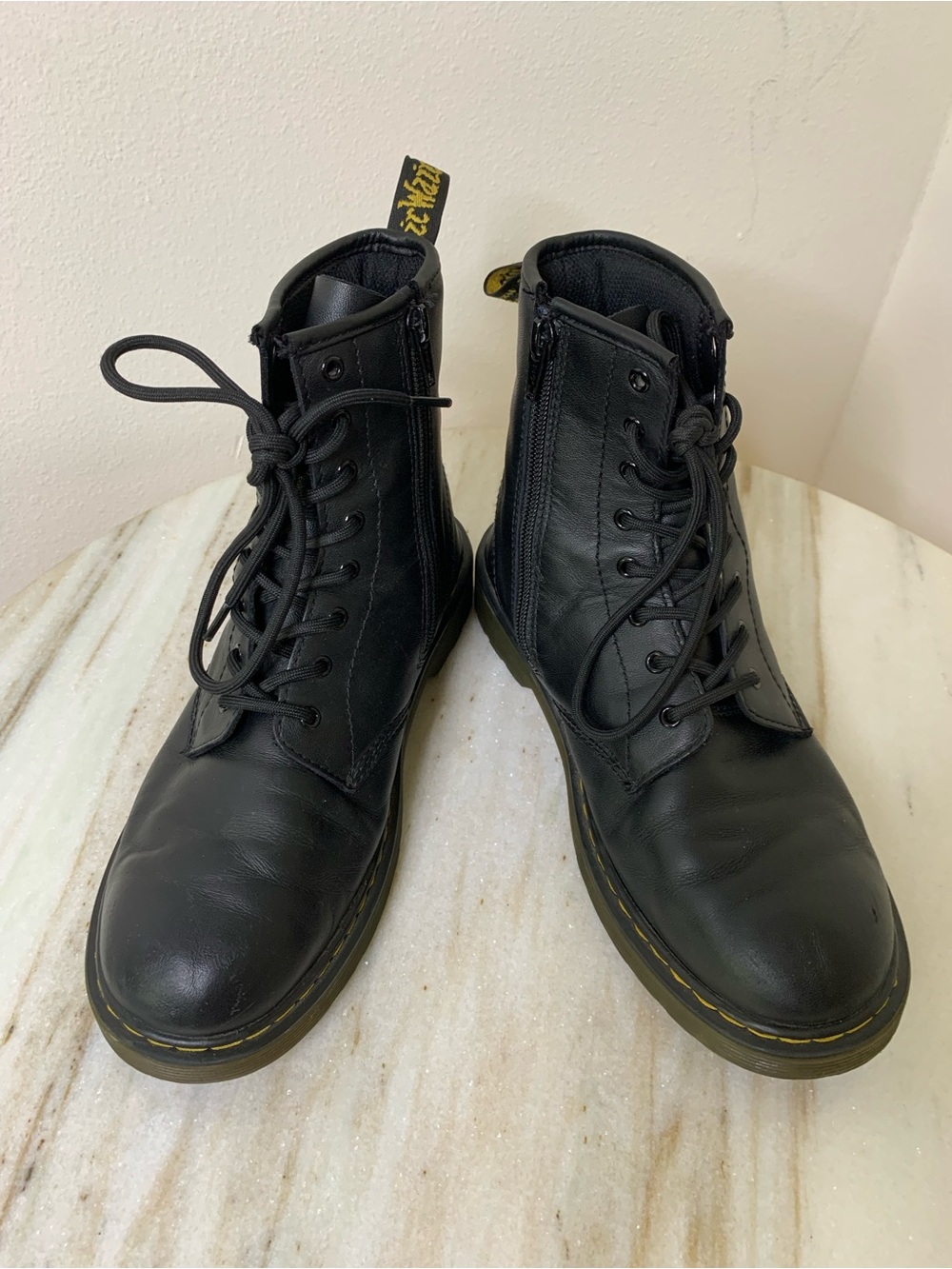 Dr. Martens boots youth sz 6 1460 black Leather Lace-Up Ankle